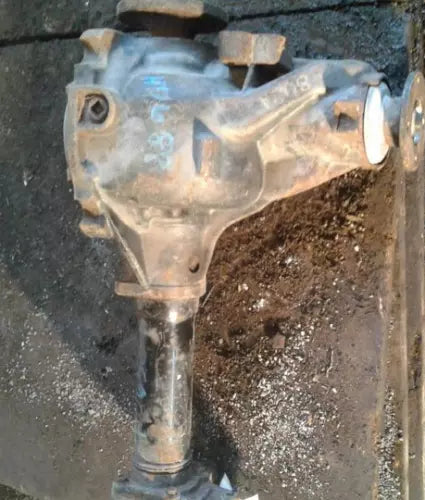 2001-2004 Nissan Pathfinder Front Differential Carrier Assembly OEM 4.363 Ratio - Used