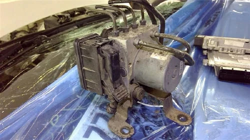 2013 Hyundai Genesis ABS Anti Lock Brake Actuator Pump OEM - Used