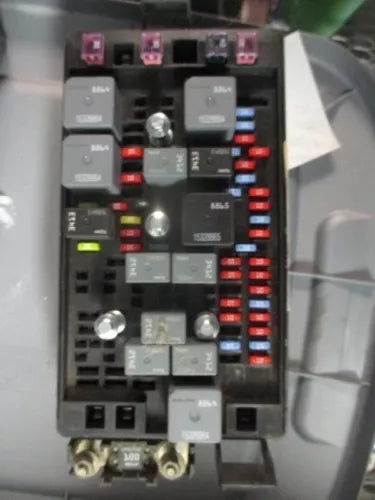 2004-2006 GMC Canyon,Chevy Truck Colorado Engine Fuse Box OEM - Used