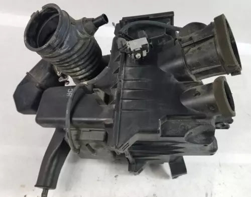 2015-2016 Toyota Sienna Air Intake Cleaner Box Assembly OEM - Used