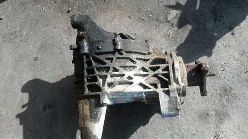 2005 2006 Cadillac SRX Rear Differential Carrier Assembly 3.90 Ratio OEM - Used