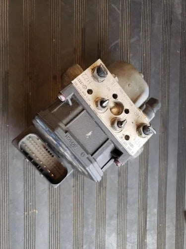 03-09 Audi A8 4.2L V8 ABS Anti-Lock Brake Pump Assembly VIN E 8th Digit 13001 audi