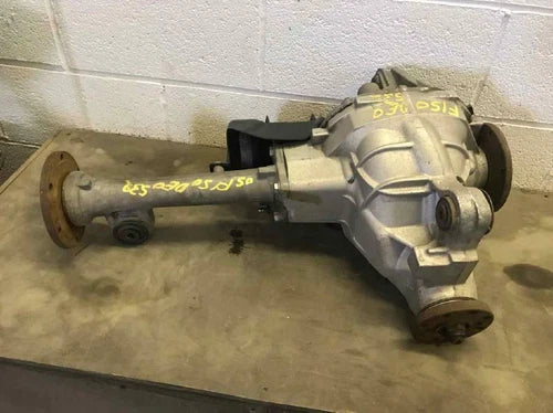 1997-2002 Ford Expedition Front Differential Carrier Assembly 3.55 Ratio OEM - Used