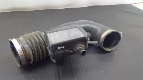 2004-2012 NISSAN TITAN 5.6L AIR CLEANER INTAKE DUCT TUBE 16576-7S00A OEM - Used