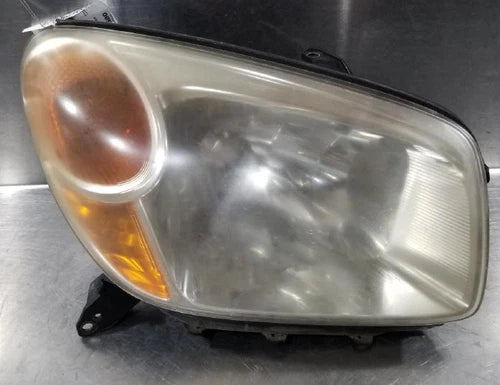 2004-2005 TOYOTA RAV4 RH PASSENGER HEADLIGHT ASSEMBLY - Used OEM Auto Part