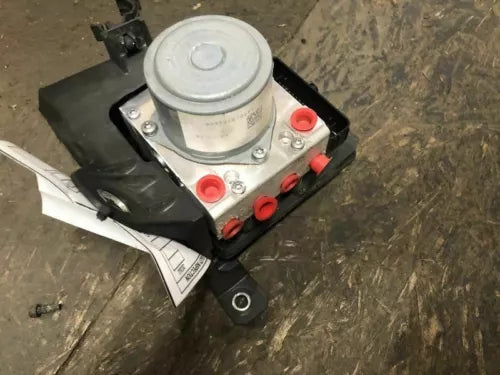 2018-2019 Jeep Renegade Anti Lock Brake Assembly OEM 2018 19 - Used