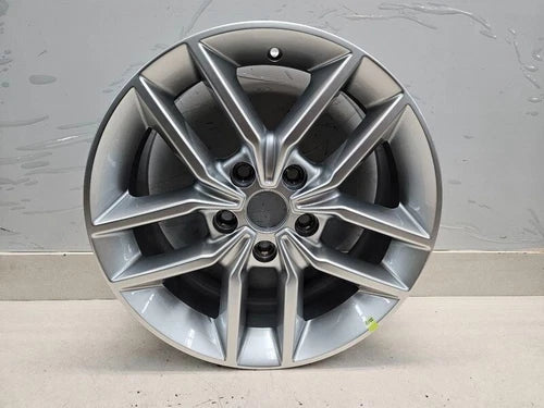 2017-2018 Jeep Grand Cherokee Wheel Rim 18x8 Aluminium Satin Silver Opt WCT - Used OEM Auto Part