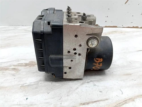 2004-2007 Toyota Highlander ABS Anti-Lock Brake Pump Module Assembly FWD - Used OEM Auto Part