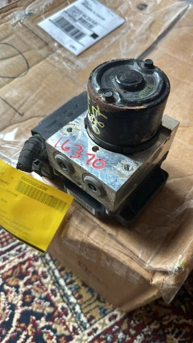 2007 2008 2009 Kia Rondo ABS Anti-Lock Brake Pump Assembly thru 3/30/09 Oem - Used