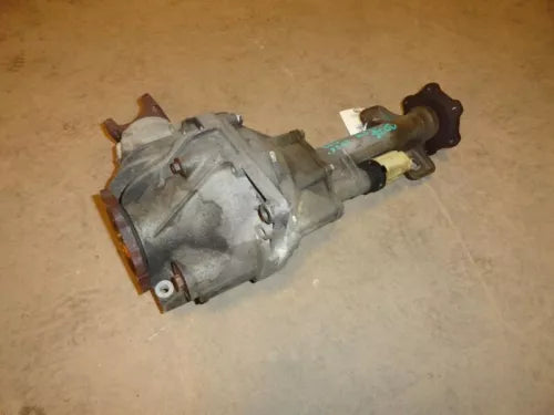 2001-2003 Chevy Silverado 2500 3500 Front Axle Differential Carrier (3.73 Ratio) - Used OEM Auto Part