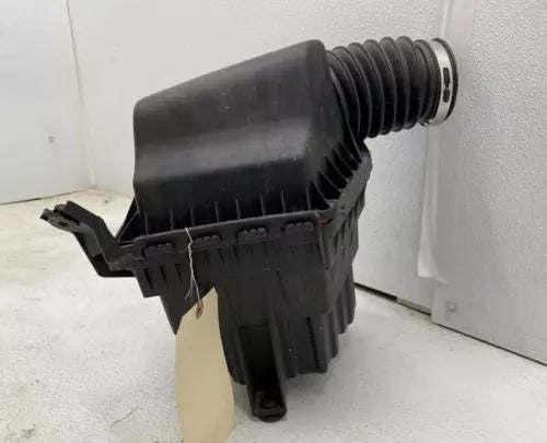 2021-2022 Dodge Caravan Pacifica Air Intake Box Cleaner OEM - Used