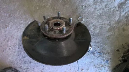 2003-2011 Honda Element Passenger Right RH Side Spindle Knuckle Assembly OEM - Used