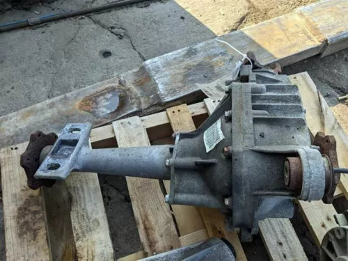 2002-2006 Cadillac Escalade Front Axle Differential Carrier 3.73 Ratio Opt GT4 - Used OEM Auto Part