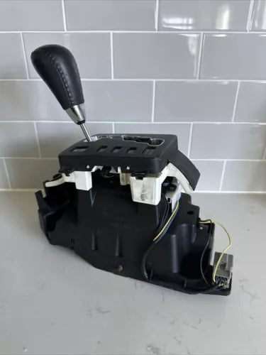 2005 to 2007 Chrysler Pacifica Gear Shifter Assembly Shift - Used OEM Auto Part