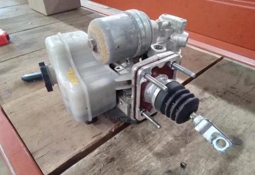 2006-2010 Hummer H3 Oem Anti-Lock Brake Pump Master Cylinder Booster Assembly - Used