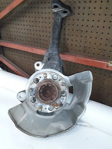 2011-2014 Hyundai Equus Front Right Passenger Spindle Knuckle Assembly OEM - Used