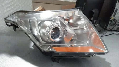 2010-2013 CADILLAC SRX Front Right Hand Headlight Assembly Oem - Used