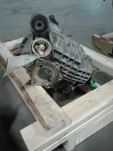 2000-2006 Chevrolet Suburban 1500 Front Differential Carrier Assembly 3.73 gt4 - Used OEM Auto Part