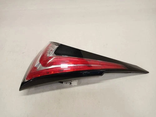 2015-2018 NISSAN MURANO LH Driver Tail Light Assy Liftgate Mount - Used OEM Auto Part