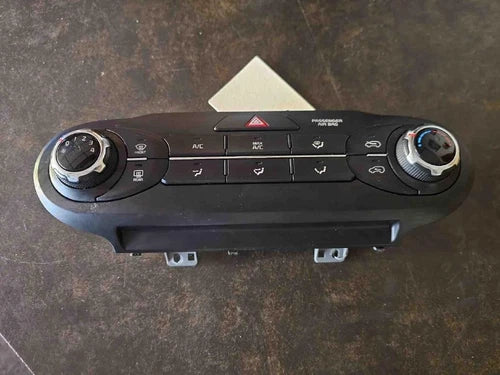 2016 Kia Sorento A/C AC Heater Climate Temperature Control Unit Assembly OEM - Used