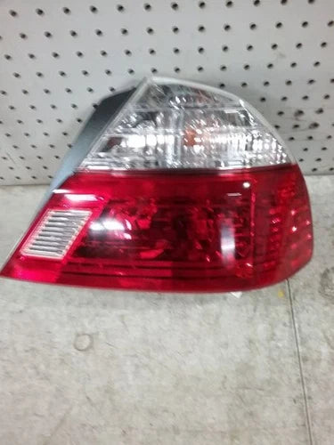 2003-2004 TOYOTA AVALON RIGHT PASSENGER SIDE OUTER TAIL LIGHT LAMP ASSEMBLY OEM - Used