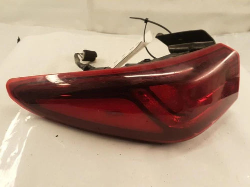 Driver LH Tail Light Quarter Panel Mounted Incandescent Fits 18-20 Hyundai Kona - Used OEM Auto Part