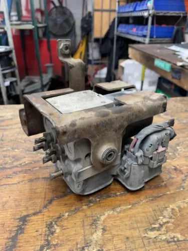 2003-2006 Chevrolet Tahoe Suburban Yukon Sierra Anti Lock Brake Pump ABS Oem - Used