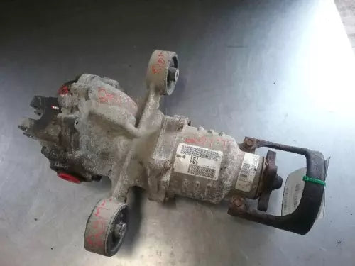 2005-2006 Chevy Equinox Rear Differential Carrier Assembly USED OEM