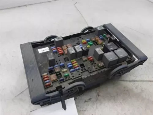 2010-2013 Chevy Silverado 1500 4.8L 5.3L 6.2L Engine Fuse Box Assembly OEM chevrolet