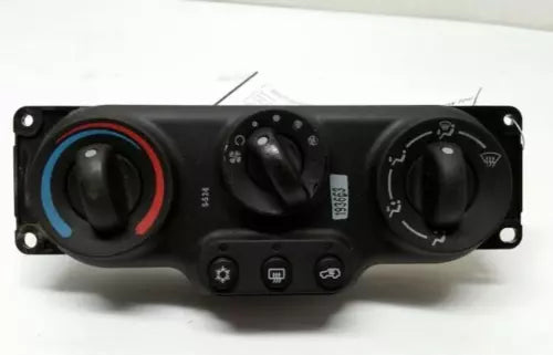 2005 CHEVY EQUINOX AC HEATER CONTROL CLIMATE CONTROL TEMPERATURE CONTROL OEM - Used