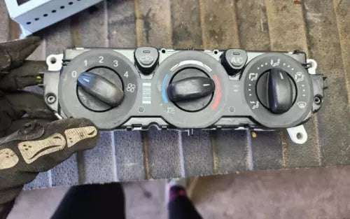 2015-2019 Ford Transit 150 A/C Heater Temperature Climate Control Assembly Oem - Used