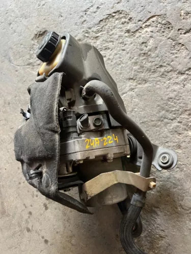 2013 Nissan Altima Sedan Power Steering Pump Assembly 2.5L 4 Cylinder OEM - Used