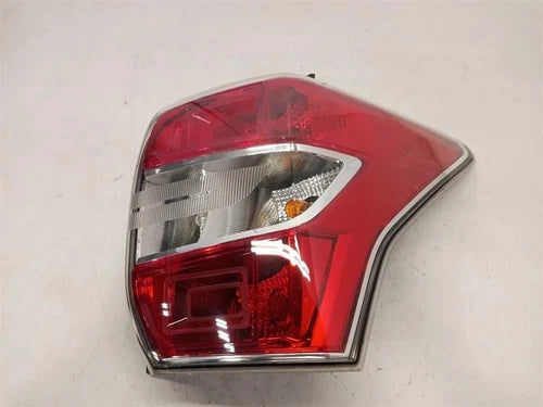 RH Passenger Tail Light Assy Fits 2014-2016 SUBARU FORESTER - Used OEM Auto Part