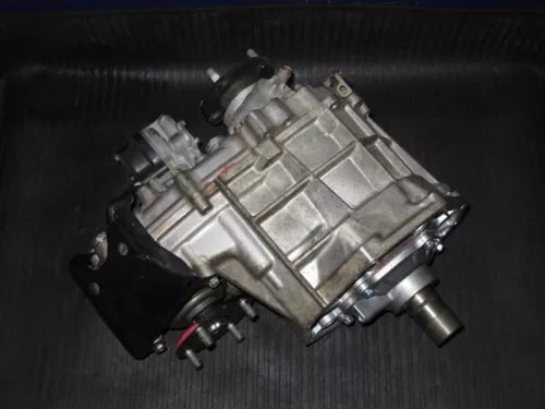 2005-2006 Toyota Tundra Transfer Case Assembly 8 Cylinder 2UZFE Engine OEM - Used