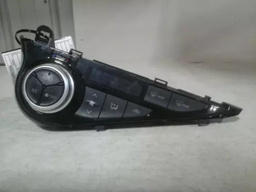 2016-2017 Toyota Prius C Heater Climate Temperature Control Unit OEM - Used