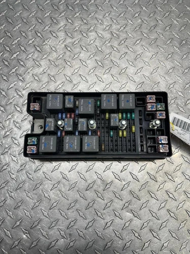 2005-2006 Ford Mustang Engine Fuse Box Coupe in Warranty OEM - Used
