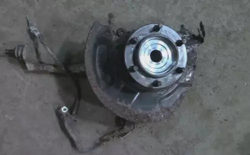 2004-2007 Toyota Sequoia Tundra Front Passenger Spindle Knuckle Assembly 4x4 Oem - Used