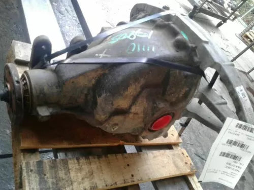 2005-2006 Lincoln Navigator Rear Axle Differential Carrier 3.73 Ratio - Used OEM Auto Part