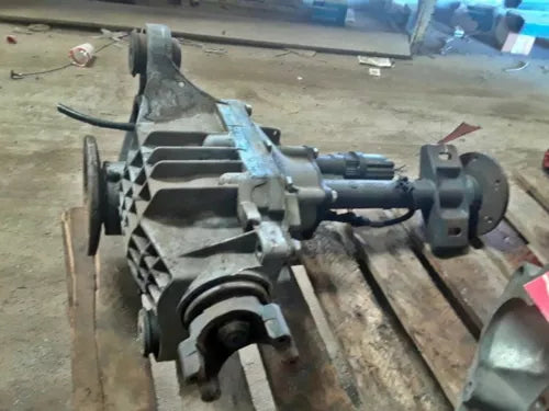 1997-2000 Cadillac Escalade Front Axle Differential Carrier 3.73 Ratio - Used OEM Auto Part
