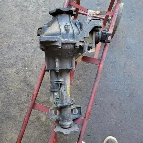 1999-2010 Chevy Silverado 2500 3500 Front Axle Differential Carrier 3.73 Ratio. - Used OEM Auto Part