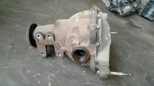 2005-2006 Lincoln Navigator Rear Axle Differential Carrier 3.73 Ratio OEM - Used
