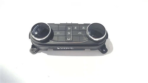 Temperature A/C Heater Control OEM 2021 Chevrolet Trailblazer - Used