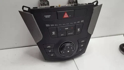 2017-2018 Hyundai Santa Fe Manual AC Heater Climate Temperature Control OEM - Used