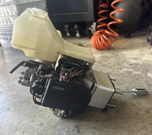 2016-2019 Nissan Titan ABS Pump Anti Lock Brake Module Master Cylinder Part - Used OEM Auto Part