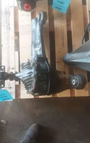 2005-2010 Jeep Grand Cherokee Front Axle Differential Carrier 3.07 ratio oem - Used