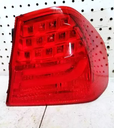 2009-2011 BMW 335i 323 328i Driver & Passenger Side Tail Light Qtr Mounted OEM - Used