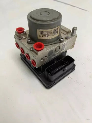 2015 Chevy Silverado Sierra Denali 2500 3500 ABS Anti-Lock Brake Pump Assembly - Used OEM Auto Part
