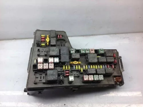 2005 2006 2007 Dodge Dakota Engine Fuse Box Assembly OEM - Used