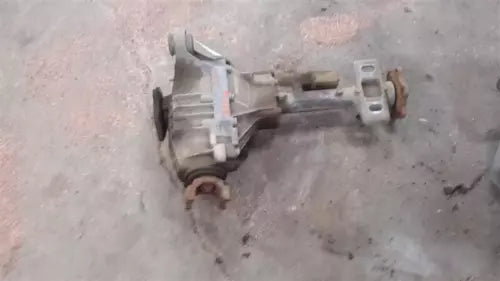 1999-2007 Chevy Silverado 1500 Front Axle Differential Carrier 4.10 Ratio GT5 - Used OEM Auto Part