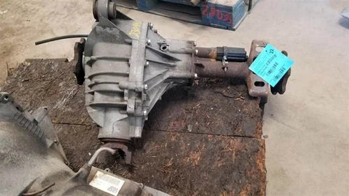 2000-2007 Chevy Suburban 2500 Front Axle Differential Carrier 4.10 Ratio Opt GT5 - Used OEM Auto Part